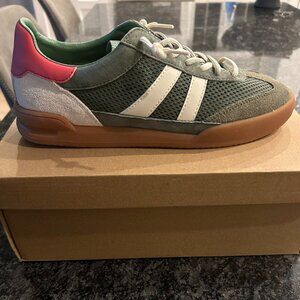STEVE MADDEN Women's size 9.5 Verdict Low Profile Lace-Up Sneakers (NIP)